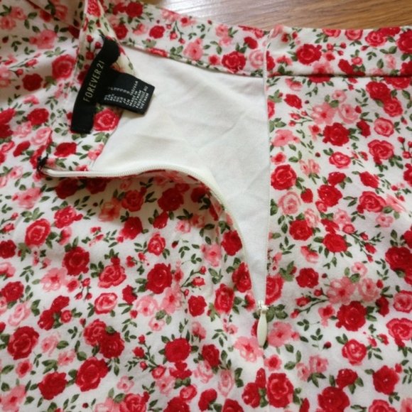 💎✨ Floral Mini Skirt - Picture 3 of 4